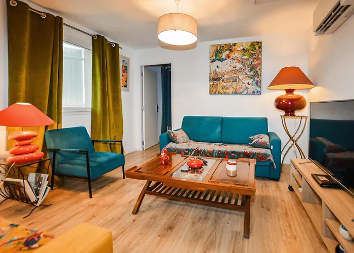 Awesome In With Private Swimming Pool, Be Inside Or Outside