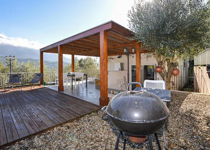 Awesome In With Private Swimming Pool, Be Inside Or Outside Vakantiehuis