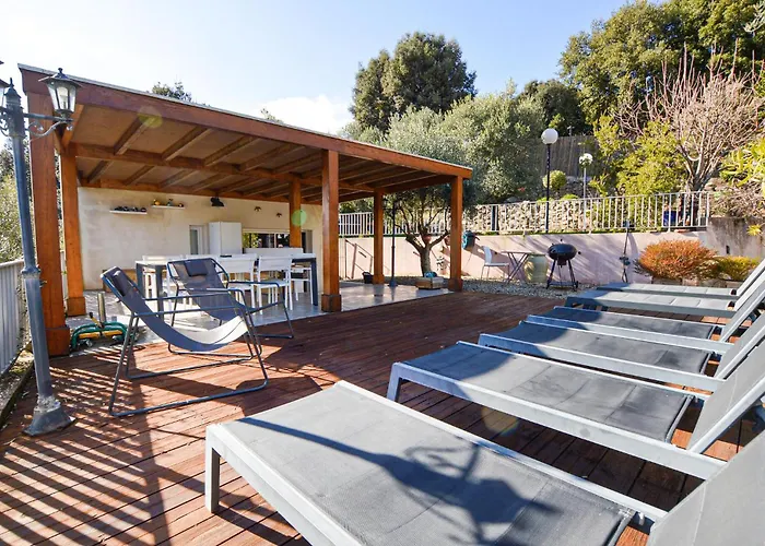 Awesome In With Private Swimming Pool, Be Inside Or Outside